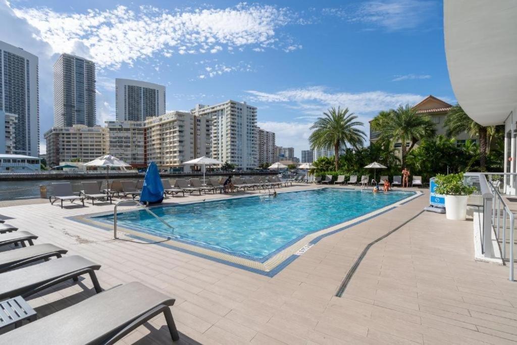 Miami Beach Studio Amazing Views 405B Халландейл-Бич Экстерьер фото